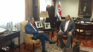 ReuniÃ³n del expresidente Cerezo y presidente de Costa Rica, Luis Guillermo SolÃ­s Promoviendo la concertaciÃ³n en CA