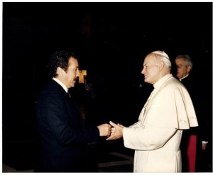 Vinicio Cerezo y su Santidad el PAPA Juan Pablo II.